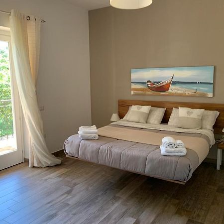Etesia Bed & Breakfast Olbia Bagian luar foto