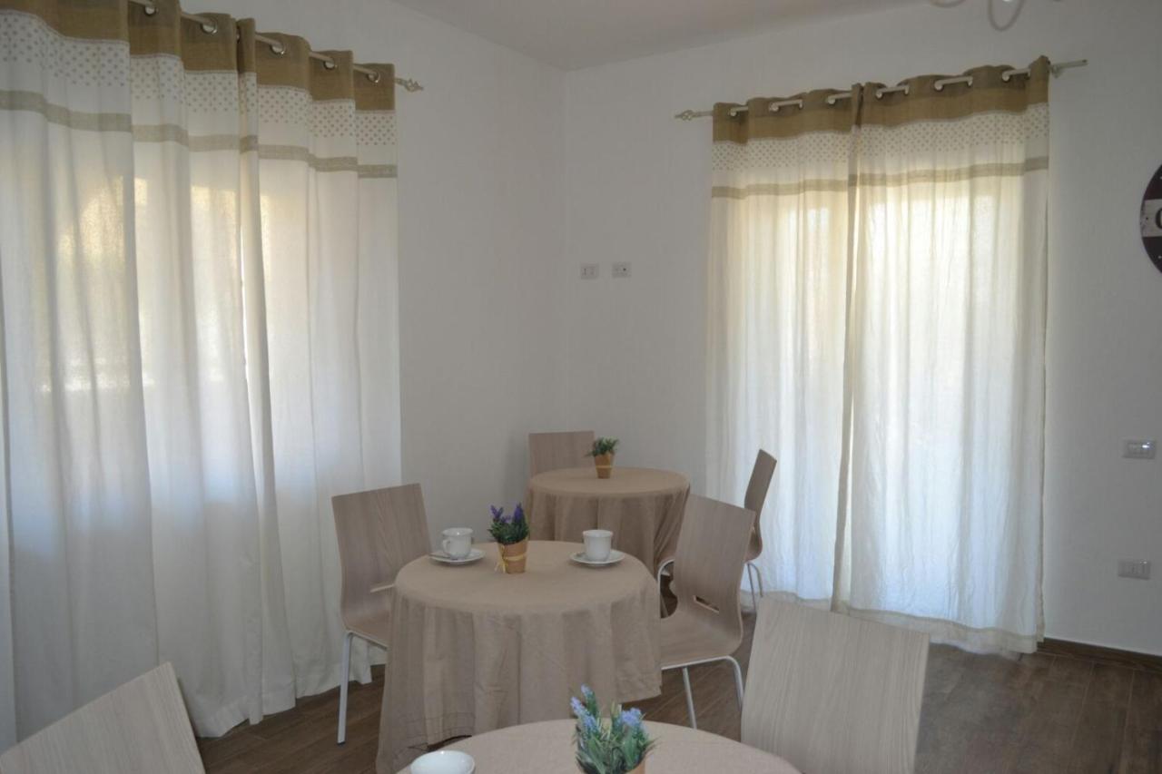 Etesia Bed & Breakfast Olbia Bagian luar foto