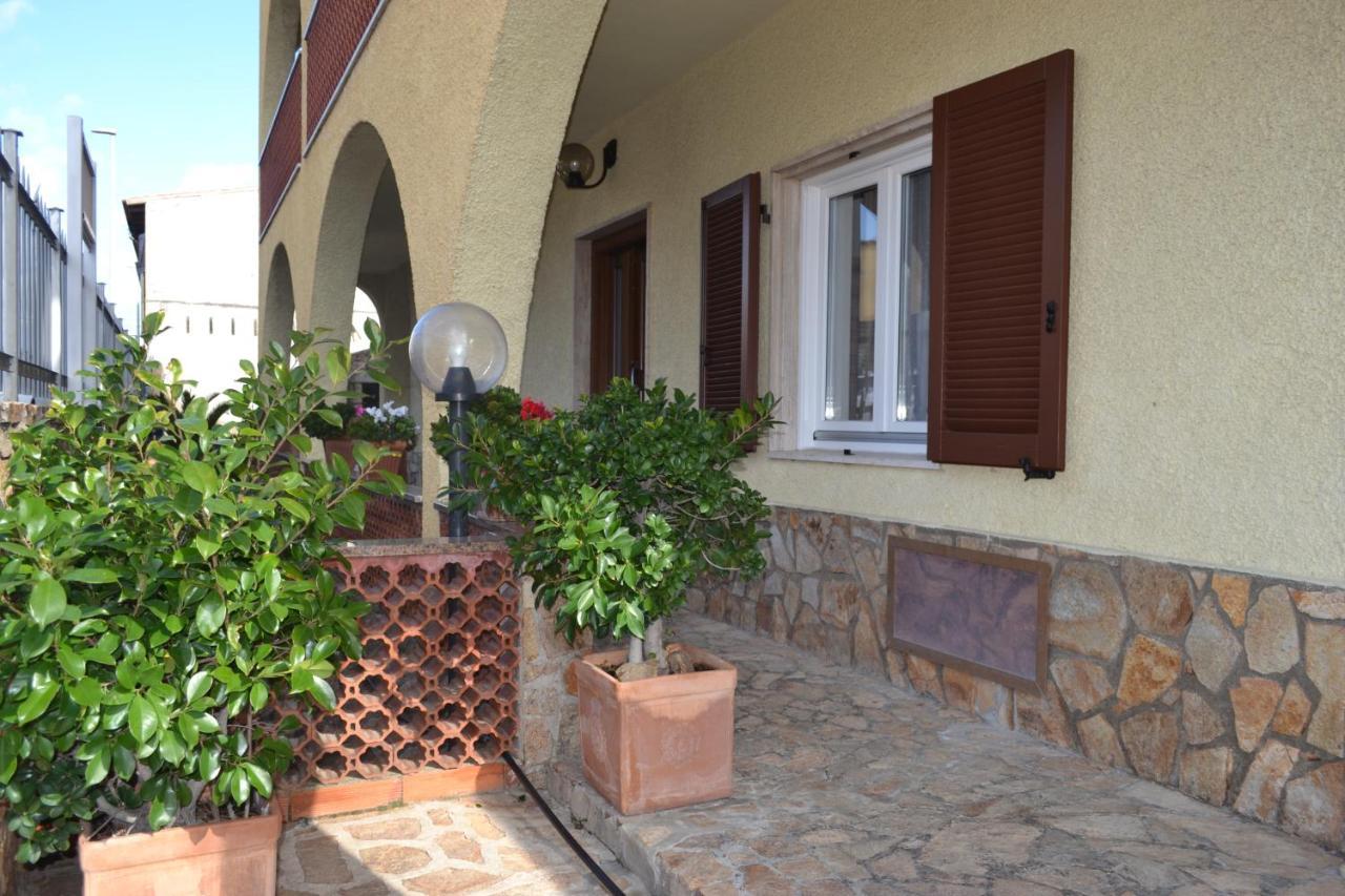 Etesia Bed & Breakfast Olbia Bagian luar foto