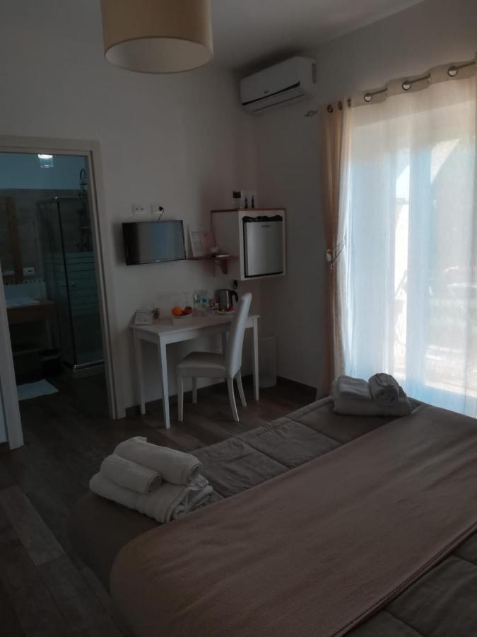 Etesia Bed & Breakfast Olbia Bagian luar foto