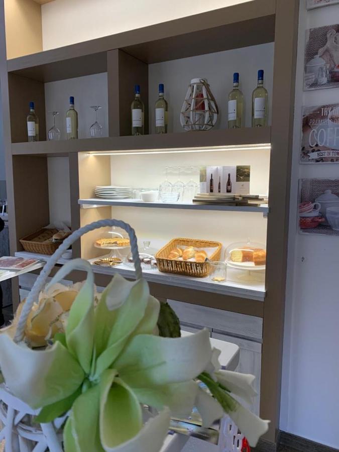Etesia Bed & Breakfast Olbia Bagian luar foto