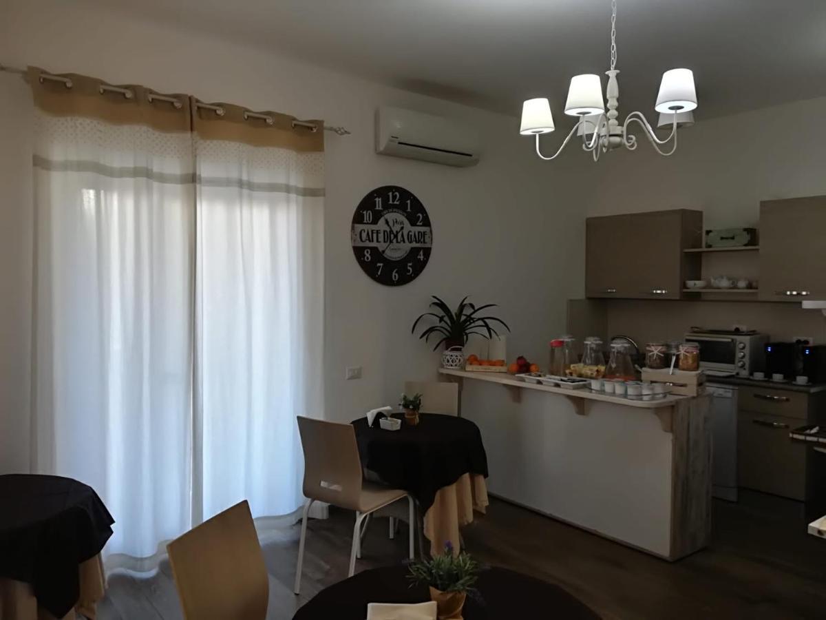 Etesia Bed & Breakfast Olbia Bagian luar foto