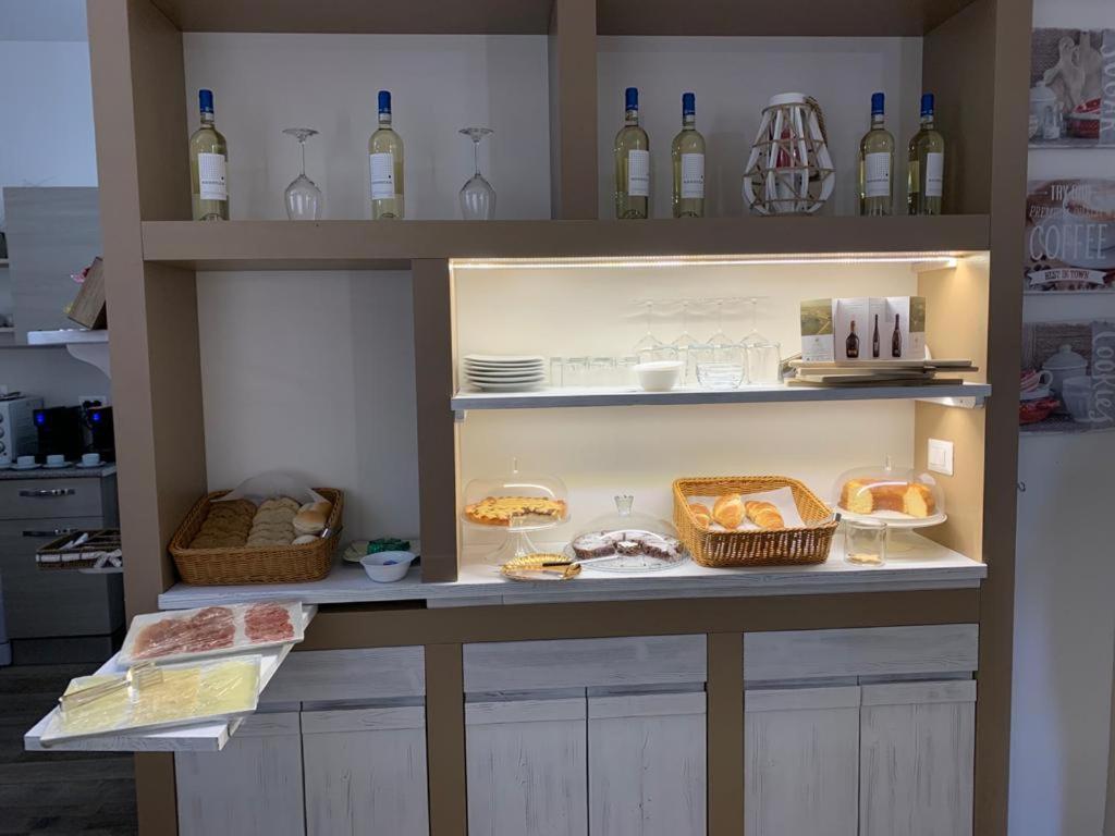 Etesia Bed & Breakfast Olbia Bagian luar foto