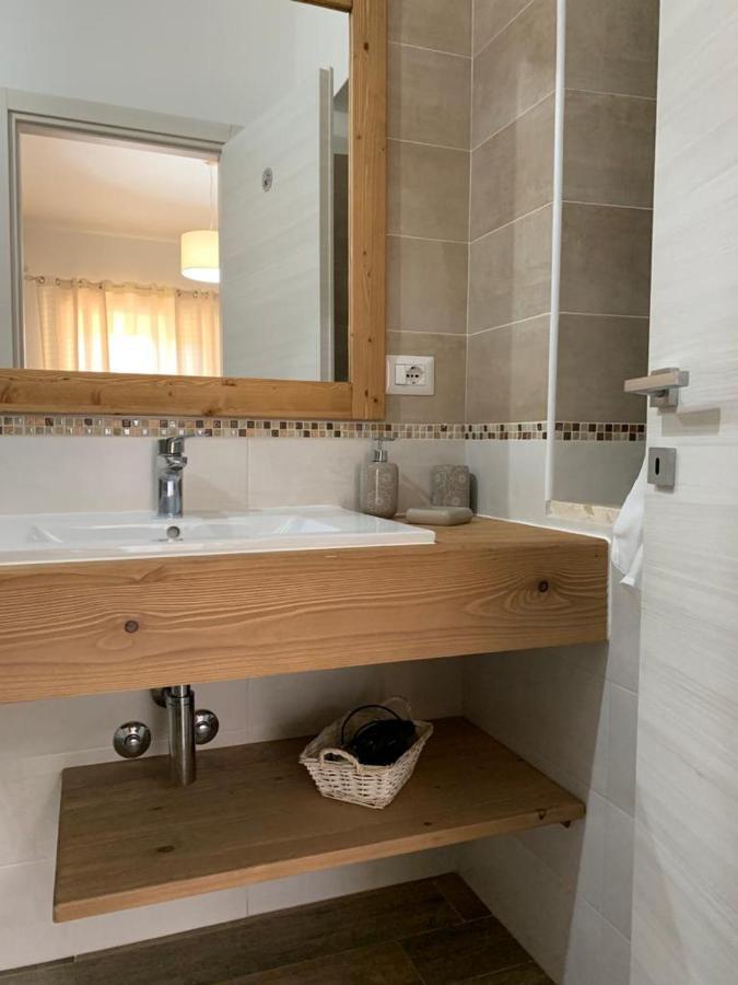Etesia Bed & Breakfast Olbia Bagian luar foto