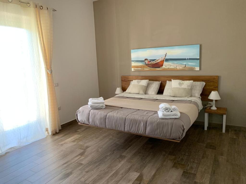 Etesia Bed & Breakfast Olbia Bagian luar foto