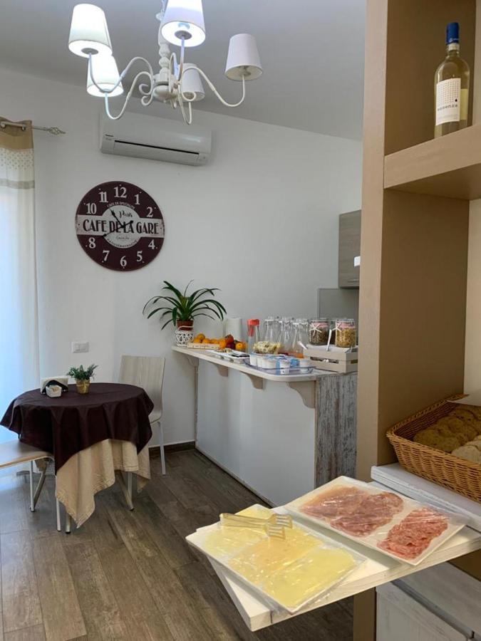Etesia Bed & Breakfast Olbia Bagian luar foto