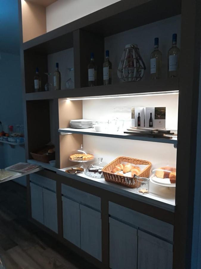 Etesia Bed & Breakfast Olbia Bagian luar foto