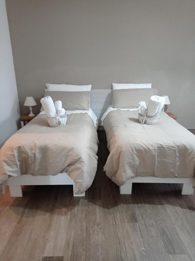 Etesia Bed & Breakfast Olbia Bagian luar foto