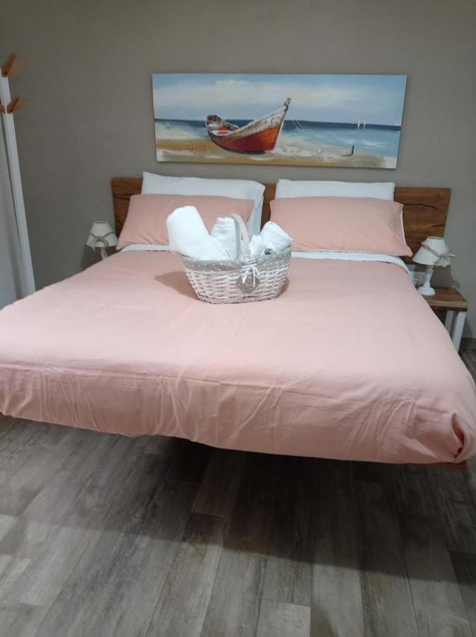 Etesia Bed & Breakfast Olbia Bagian luar foto